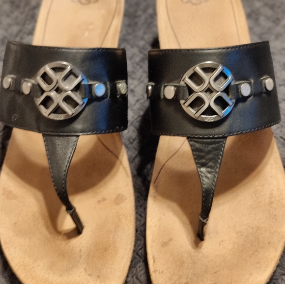 UGG Shoes - UGG Womens Briella 1011548 Black Wedge Heel Leather Slip on Thong Sandals
